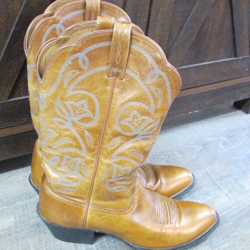 Women's ARIAT #15740 Heritage Brown & Blue Stitching Leather Western Boots 8